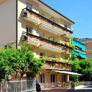 Glicini Aparthotel